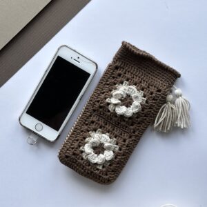 pokrowiec na telefon, odcienie brązu, zapięcie magnetyczne