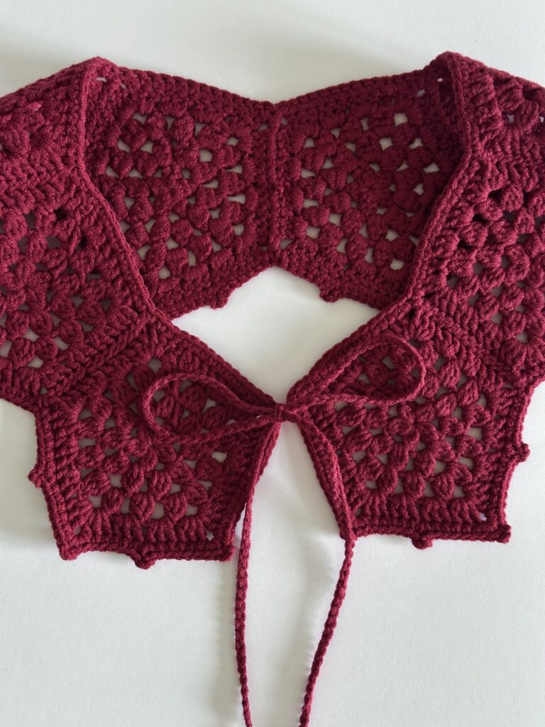 dziergany ażurowy kołnierzyk dekoracyjny w kolorze bordo