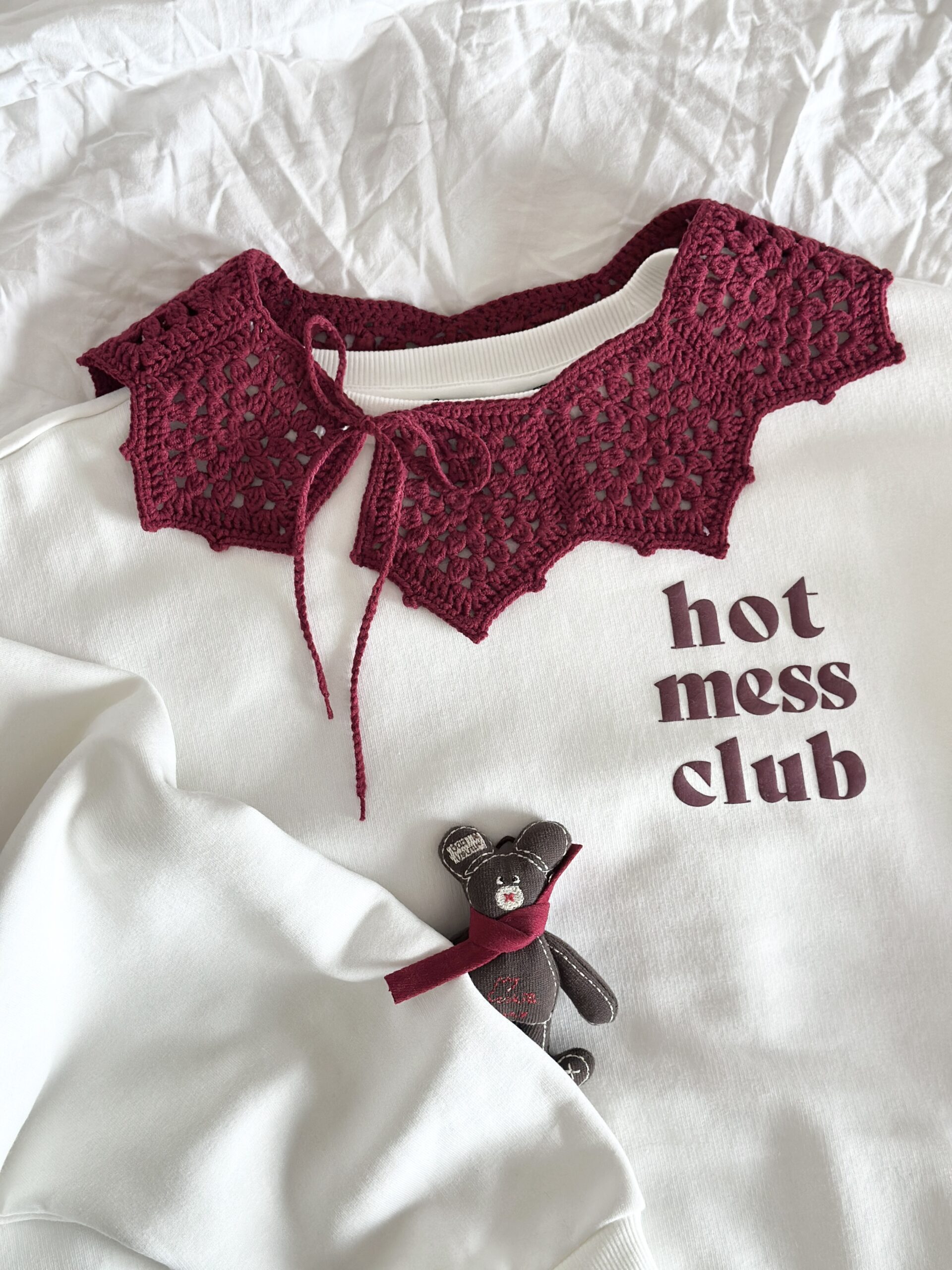 dziergany ażurowy kołnierzyk dekoracyjny w kolorze bordo