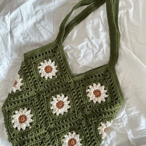 szydełkowa torebka na ramię w kolorze oliwkowym